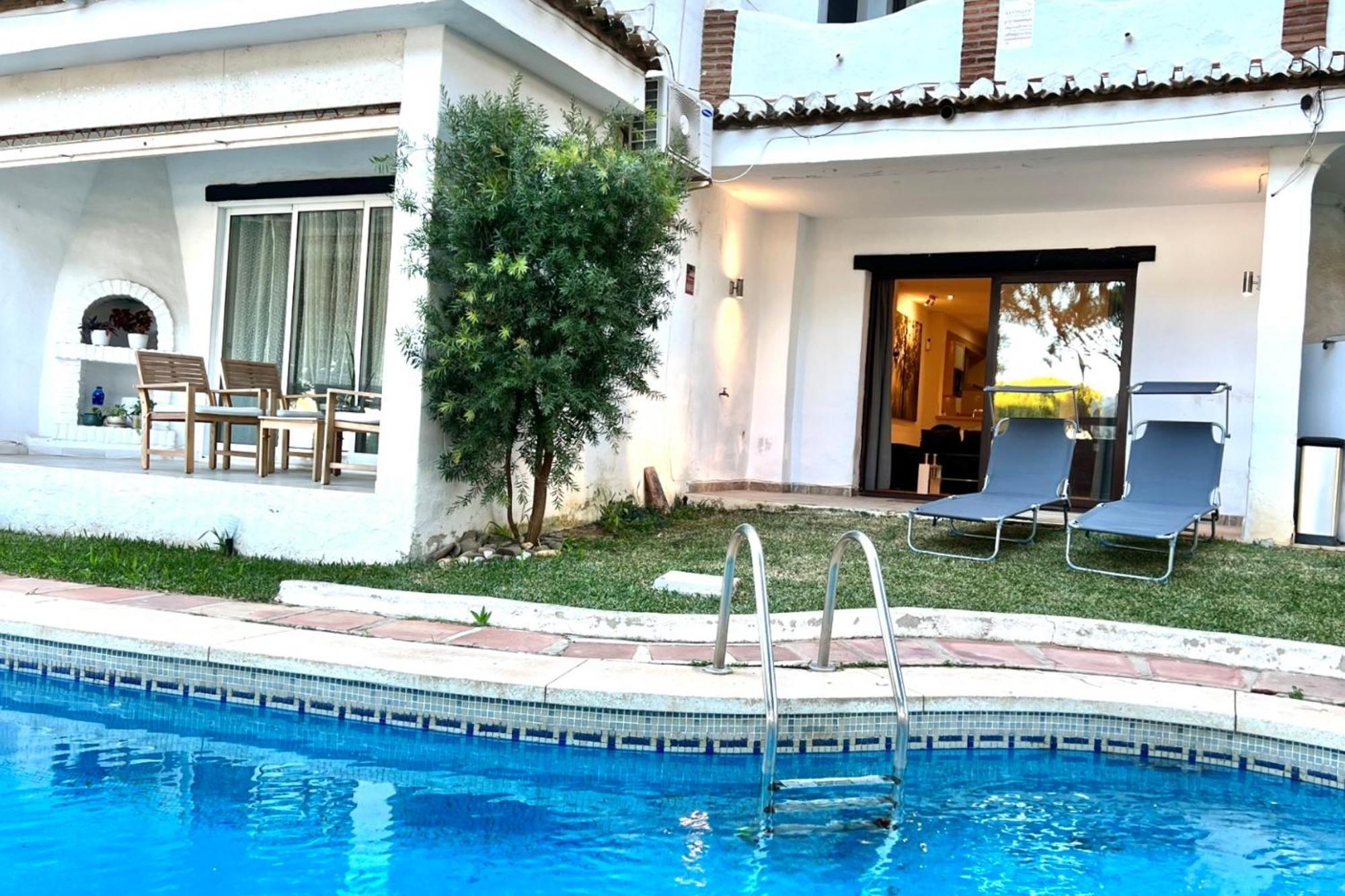 Mijas Costa - Beachside Apartment-B Sitio de Calahonda Esterno foto